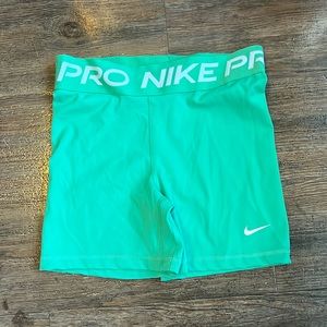 Nike Women's Pro 365 5” Shorts